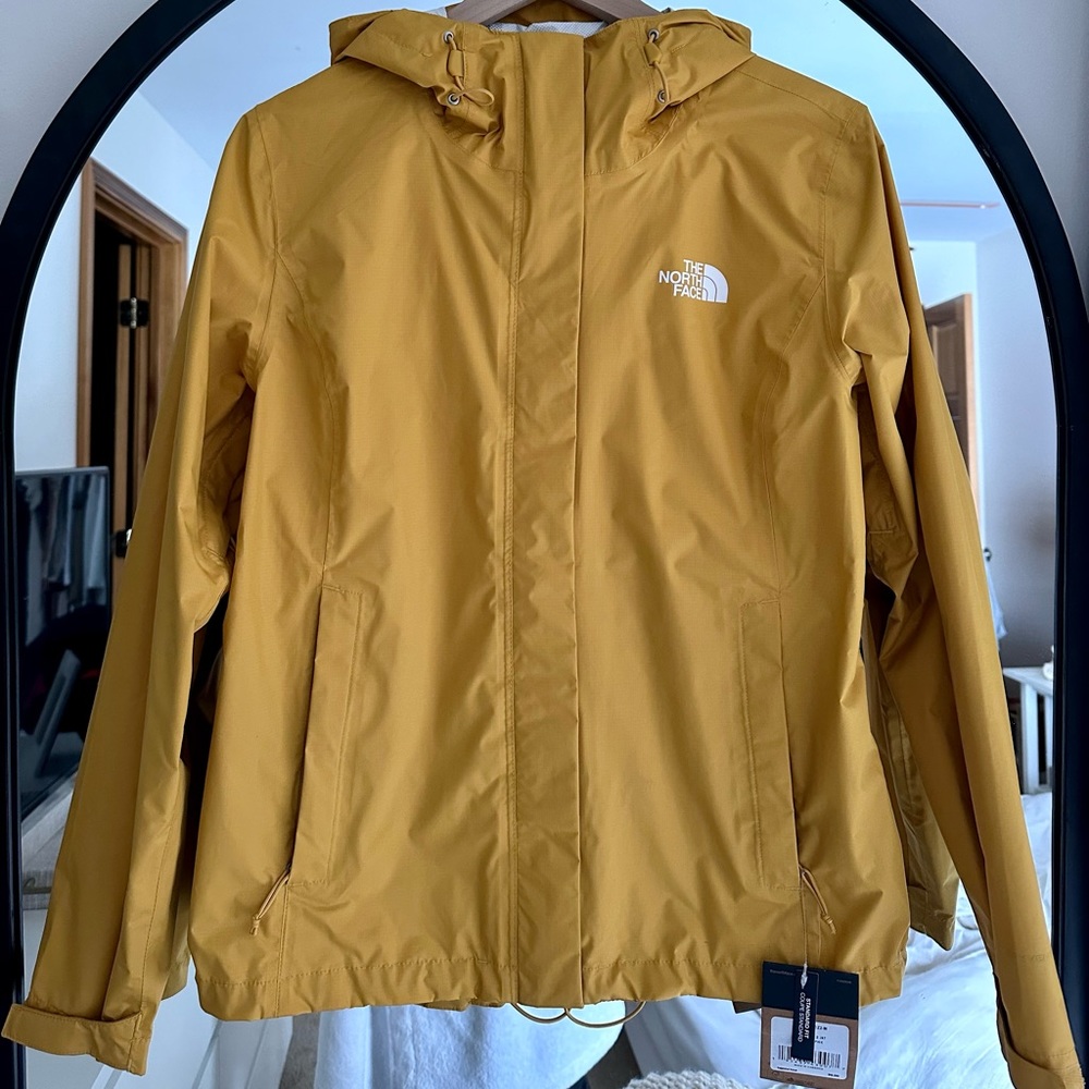 NEW! THE NORTH FACE Venture 2 Jacket in Golden Spice